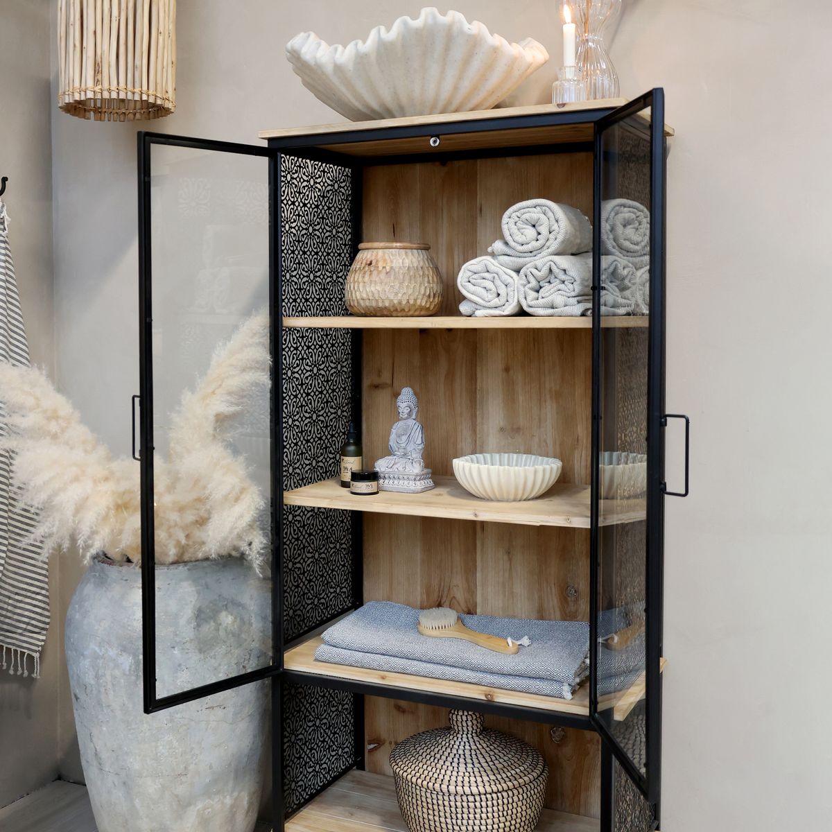 Vence vitrinekap med 4 hyller fra Chic Antique