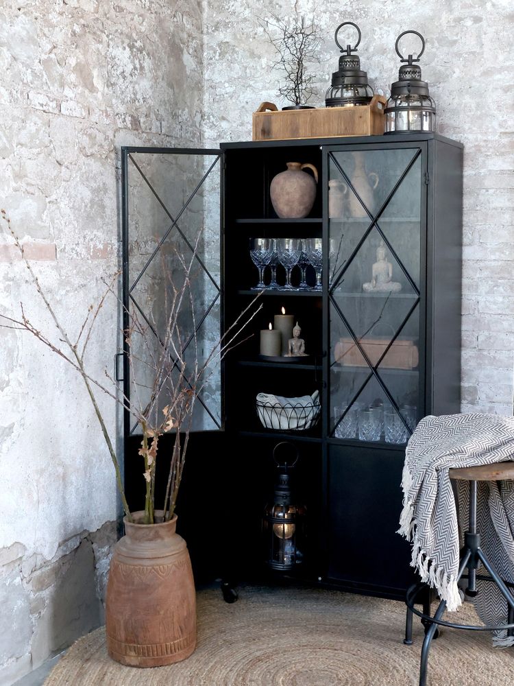 Vitrineskap På hjul Med Glassdører Fra Chic Antique Svart