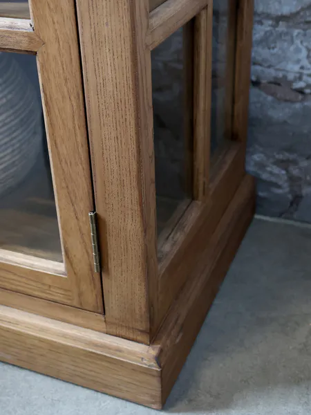 Hovedbilde Vitrine Med 4 Dører Og 4 Skuffer Fra Chic Antique