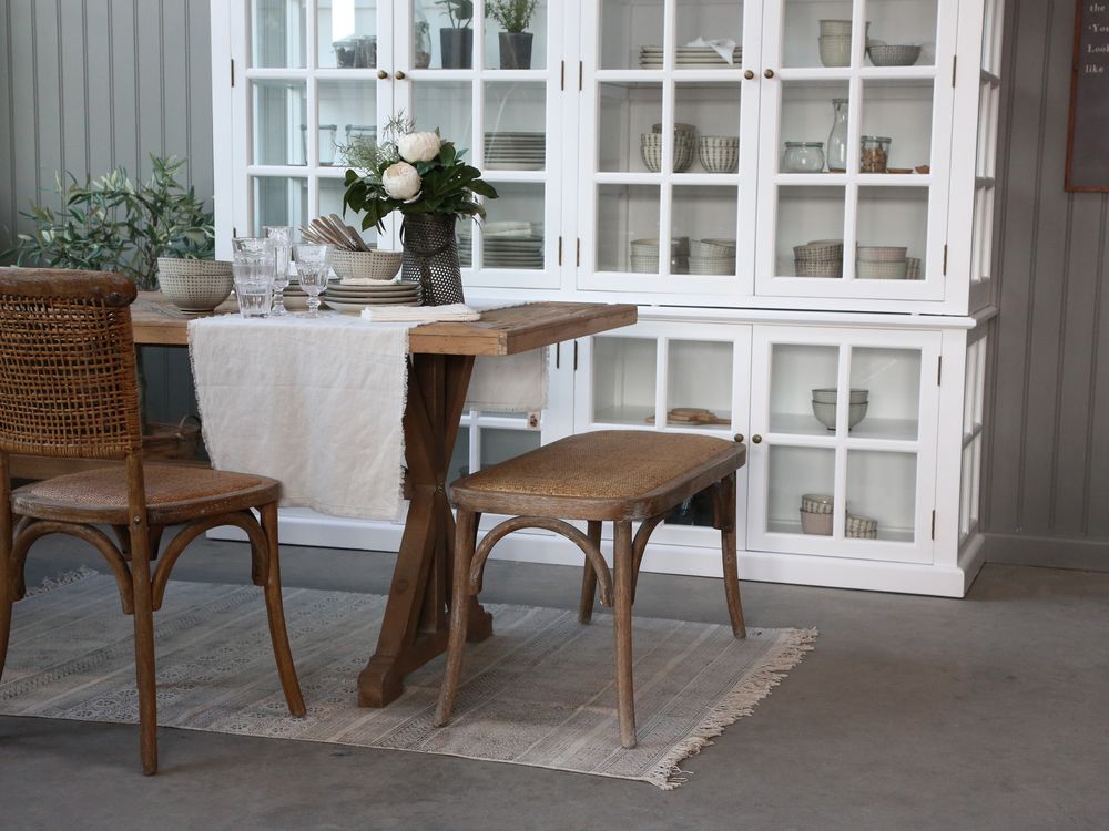 Fransk spisebord i gjenbrukstre fra Chic Antique