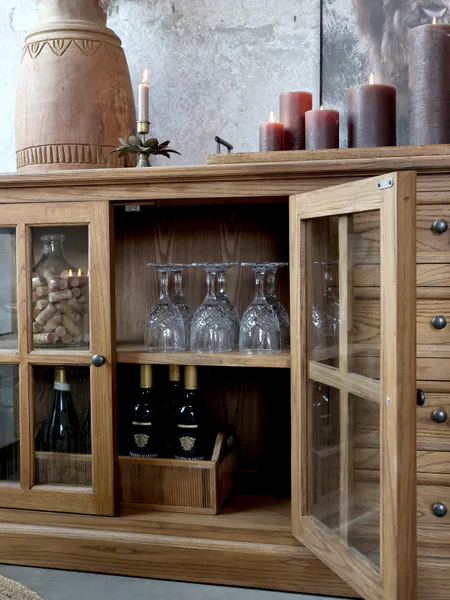 Hovedbilde Vitrine Med 4 Dører Og 4 Skuffer Fra Chic Antique