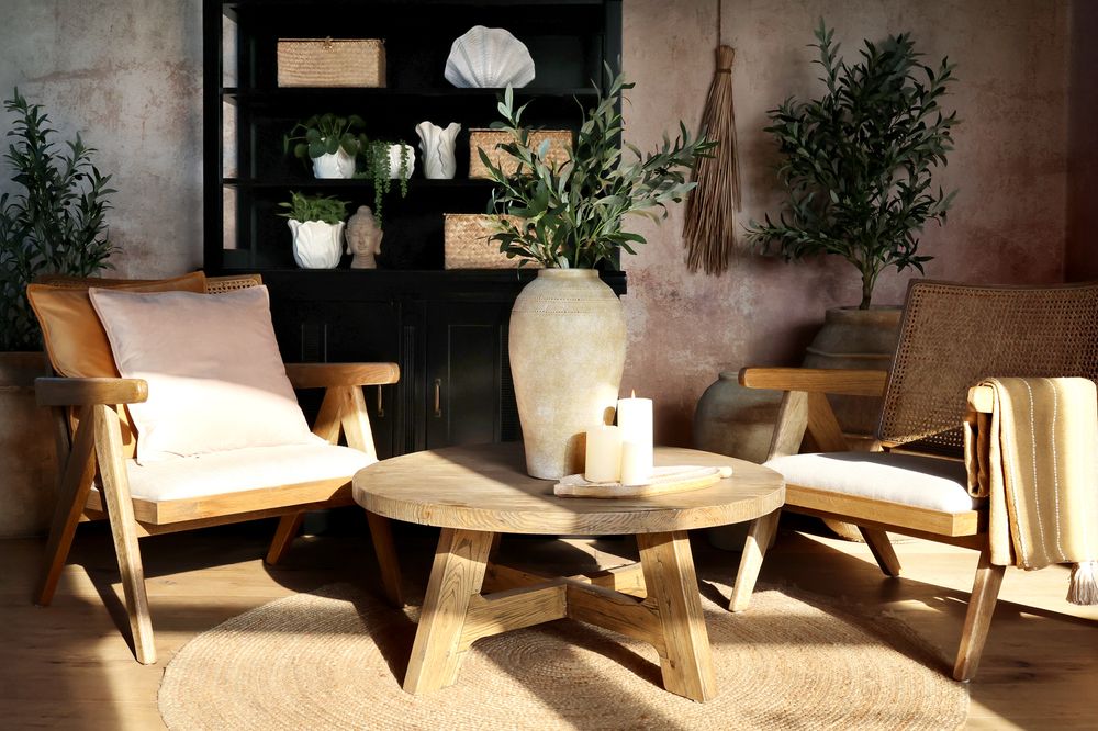 Loungestol med stofsete og flettet rygg fra Chic Antique