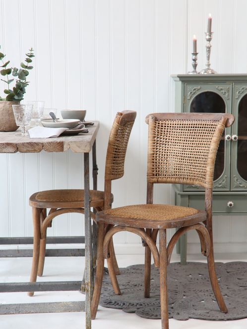 Hovedbilde Fransk spisestol med flettet sete og rygg fra Chic Antique