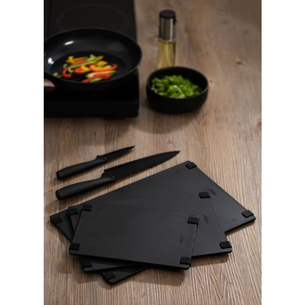 Knivsett med 5 kniver i sort design