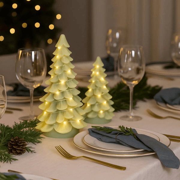 Hovedbilde 2 pk med led juletrær med lyskjede