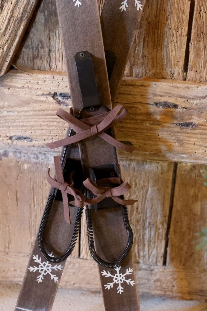 Vintage ski til dekor fra Chic Antque